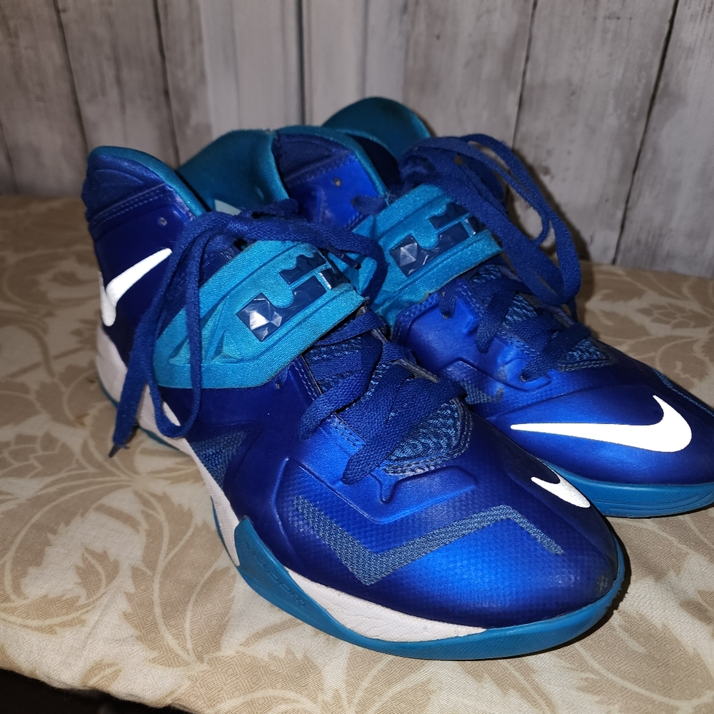 Women's sneakers